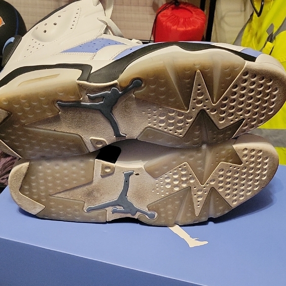 Jordan White and Blue Sneakers - Picture 4 of 4